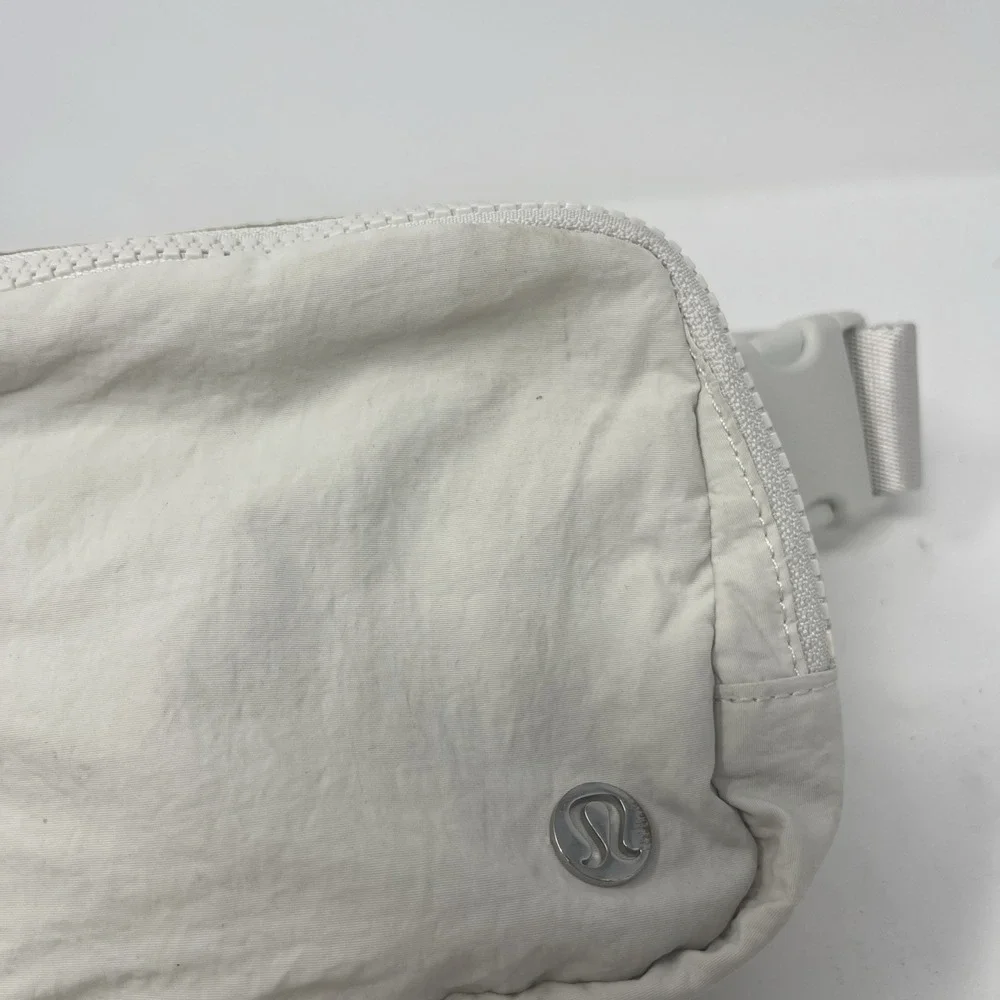 Lululemon Everywhere Belt Bag 1L ONE SIZE Off White Ivory LU9AZ5S -Preowned